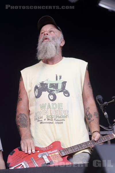 SEASICK STEVE - 2011-08-26 - SAINT CLOUD - Domaine National - Scene Pression Live - 